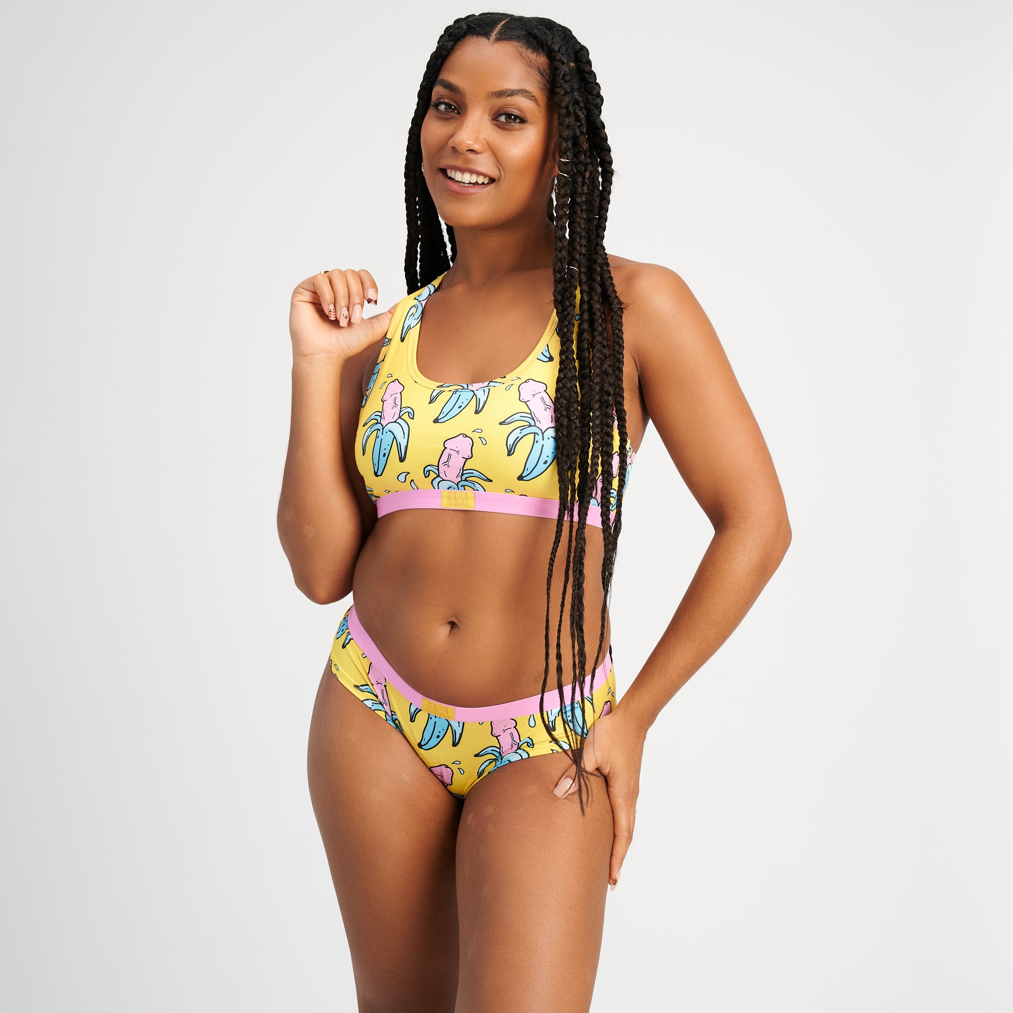 WOMEN CHEEKY SEXE ORAL BANANA